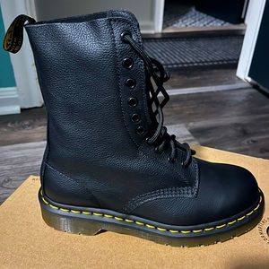 Doc Martens 1490 Virginia boots- BRAND NEW